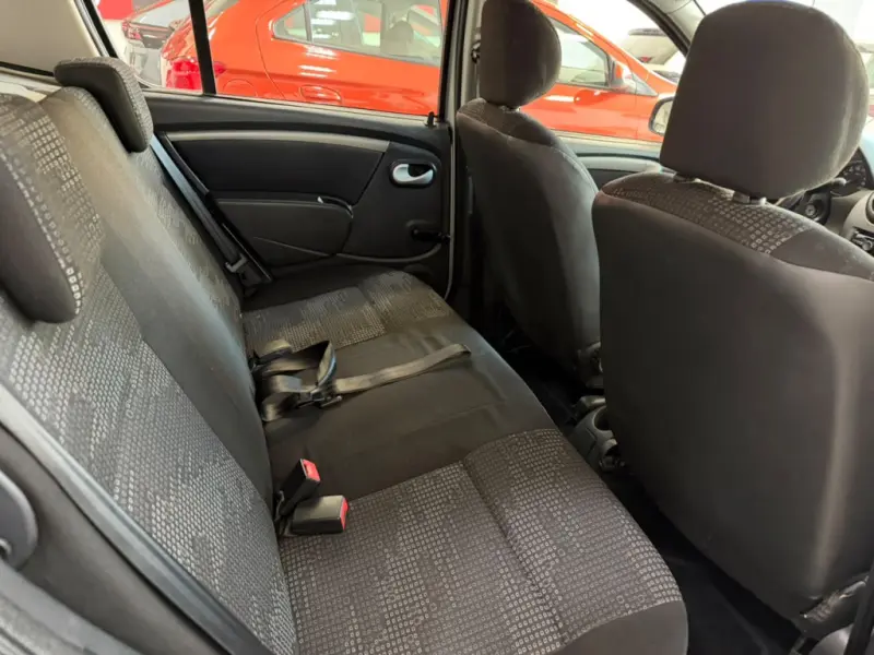 Sandero - Foto