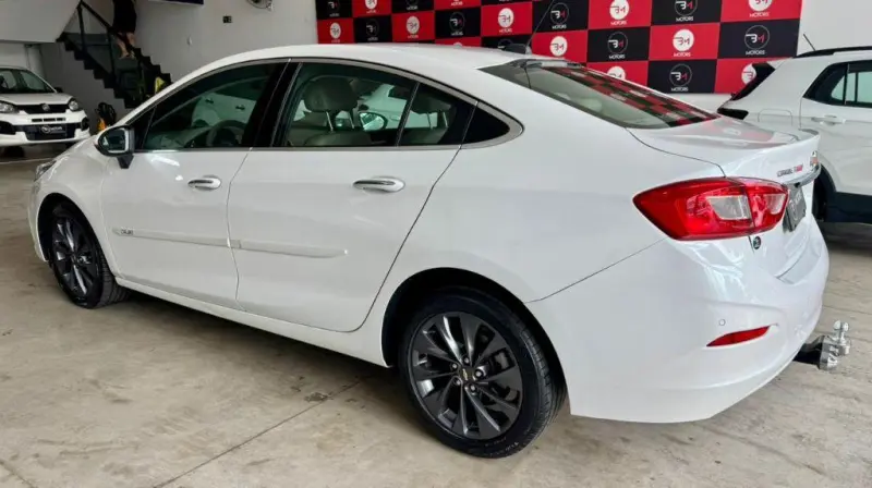 Cruze Sedan - Foto