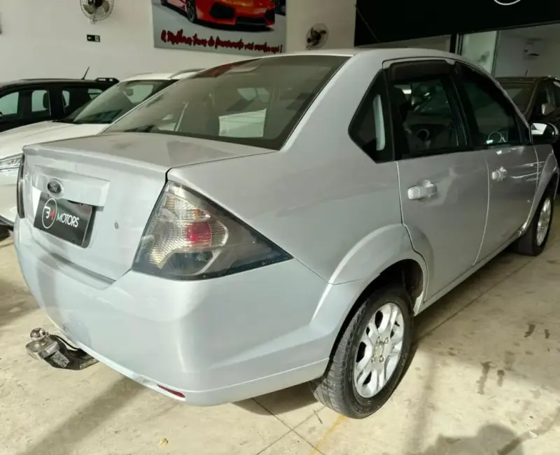 Fiesta Sedan - Foto