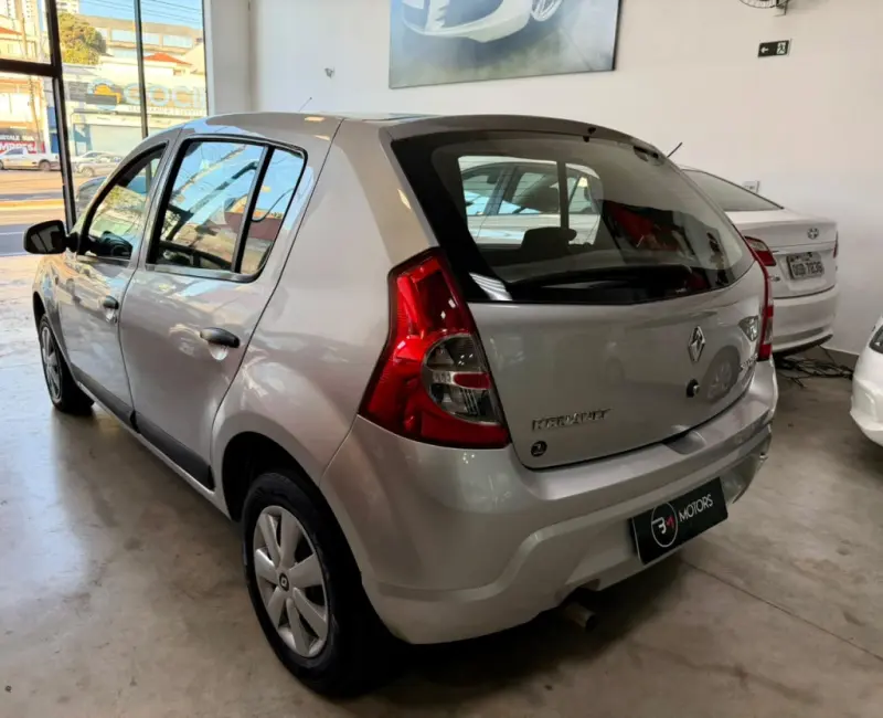 Sandero - Foto