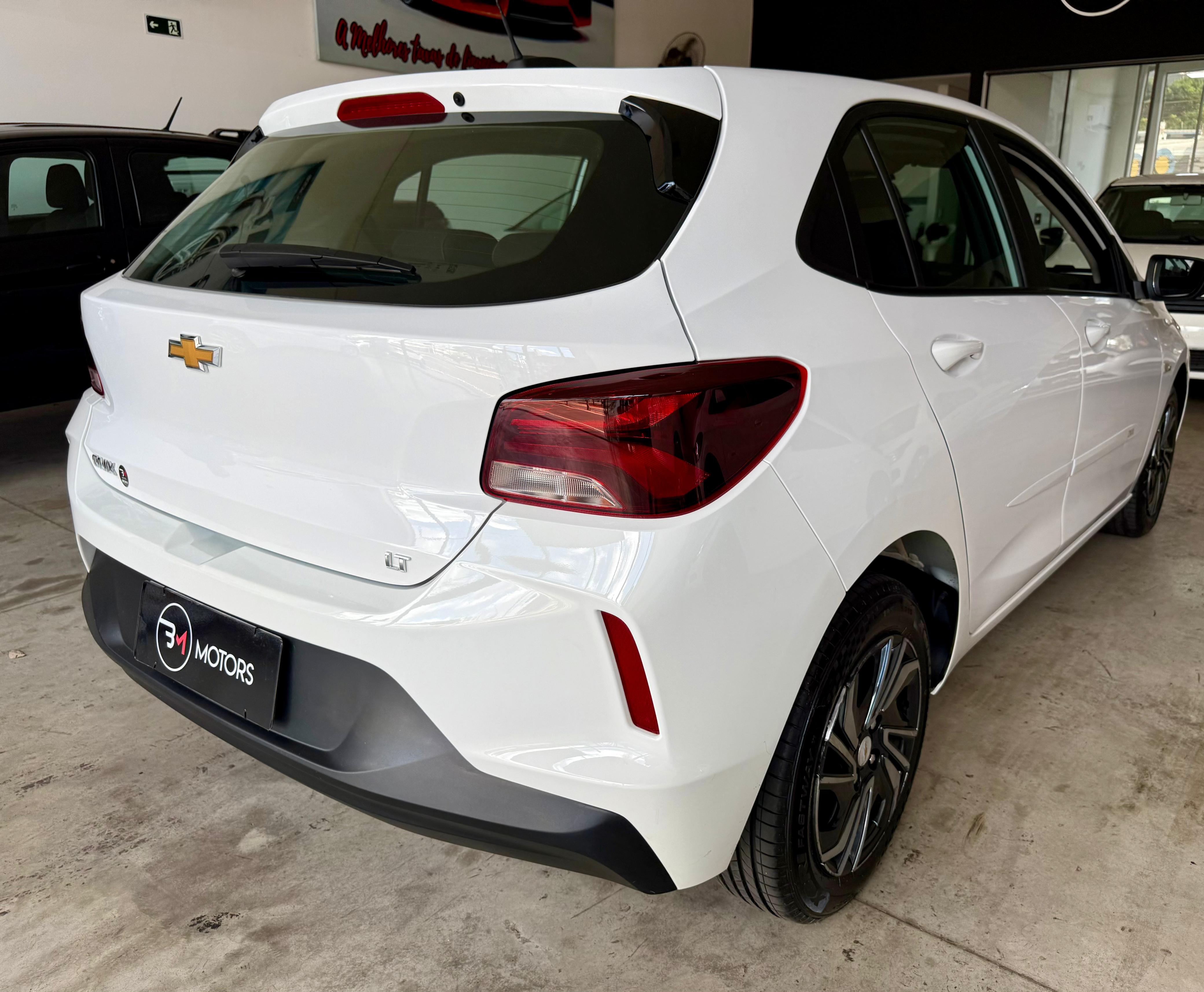 Onix Hatch - Foto