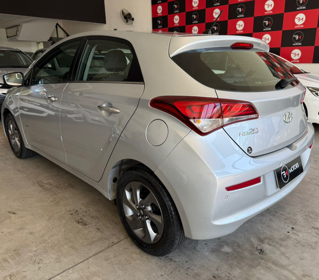 HB 20 Hatch - Foto