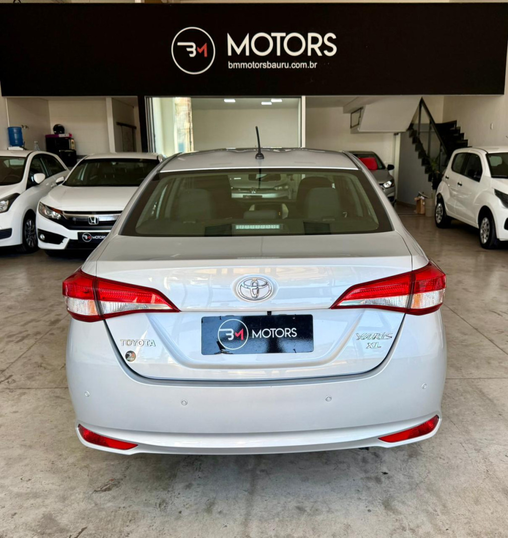 Yaris Sedan - Foto