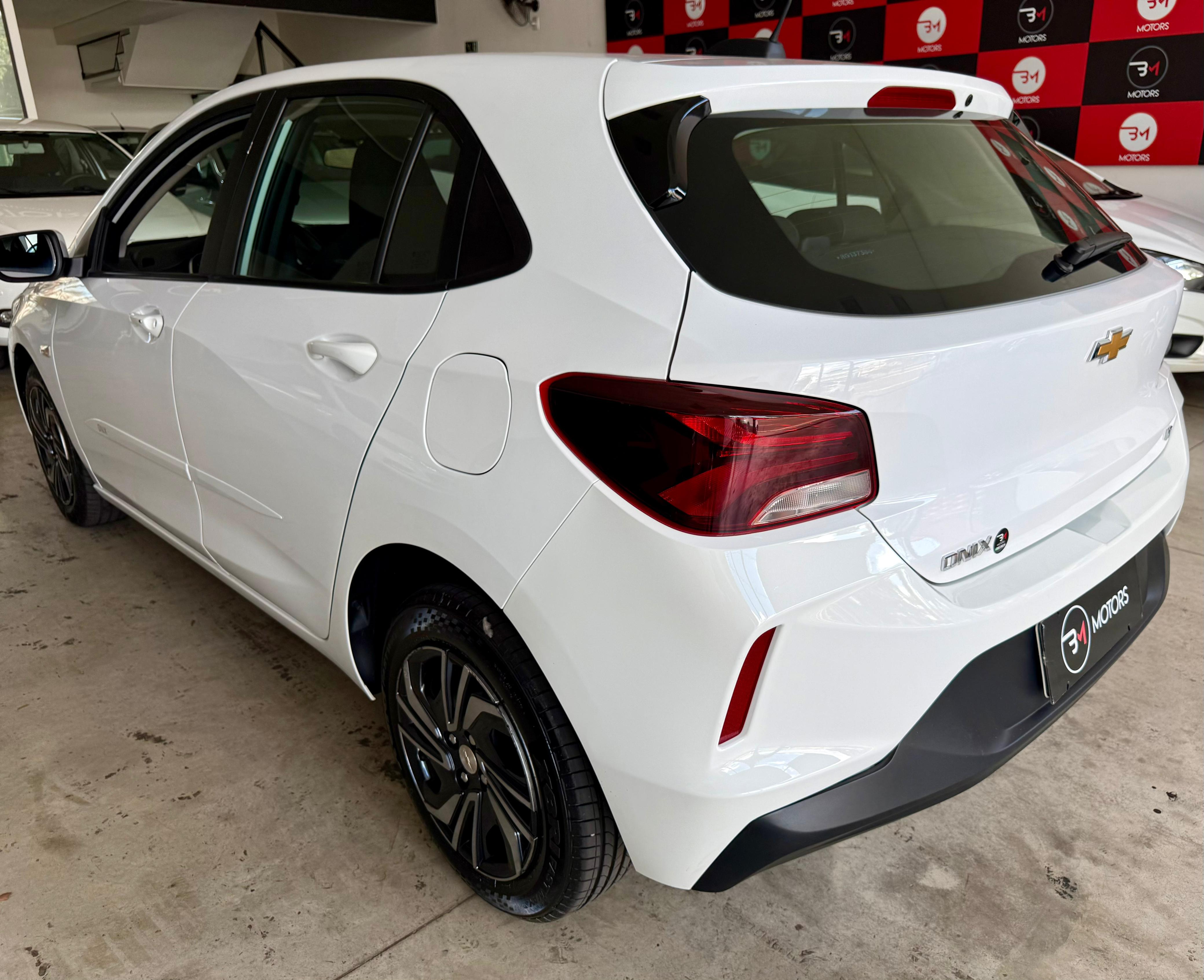 Onix Hatch - Foto